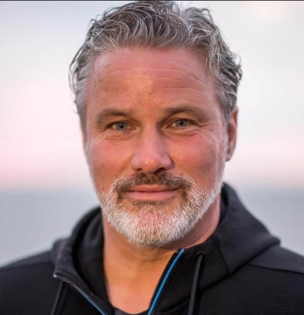 Portret van Peter Temmerman, initiatiefnemer van Plastic Heroes.